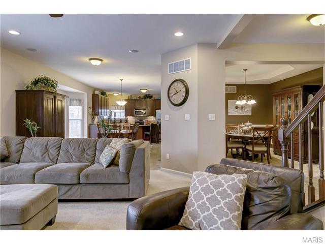 1441 Red Oak Plantation Dr, Ballwin, MO 63021 photo 6
