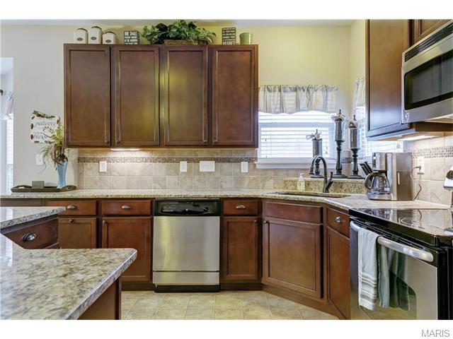 1441 Red Oak Plantation Dr, Ballwin, MO 63021 photo 15