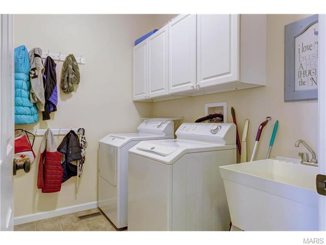 1441 Red Oak Plantation Dr, Ballwin, MO 63021 photo 18