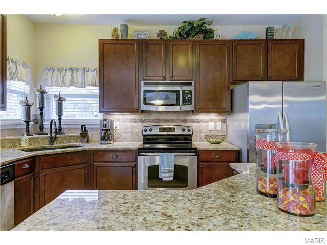 1441 Red Oak Plantation Dr, Ballwin, MO 63021 photo 14