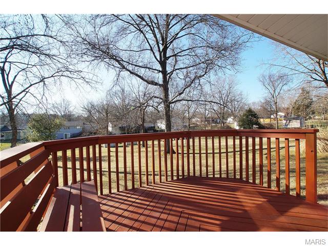 409 Ranch Dr, Ballwin, MO 63011 photo 11