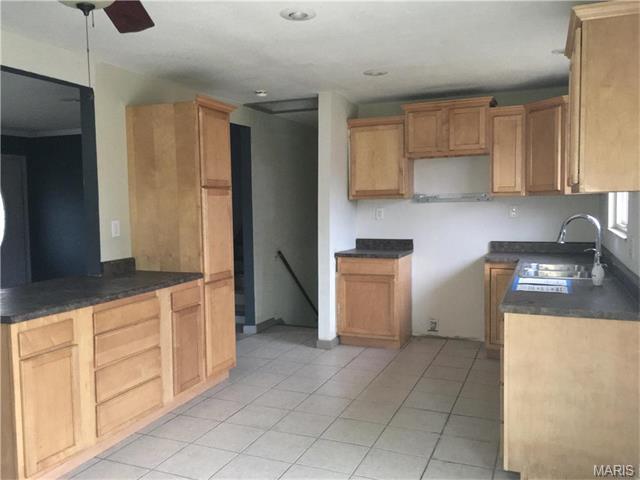 21 Pershing Cir, O'fallon, MO 63366 photo 4