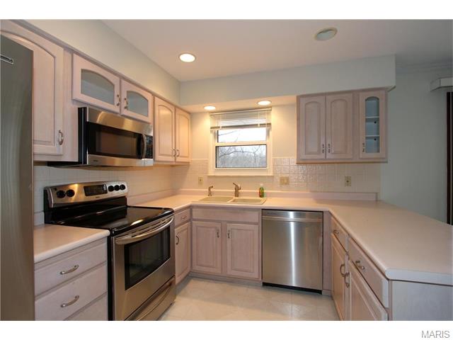 138 Timka Dr, Ballwin, MO 63011 photo 11