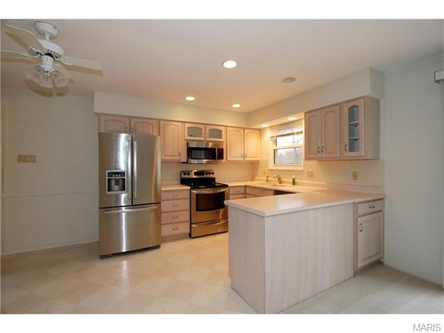 138 Timka Dr, Ballwin, MO 63011 photo 10