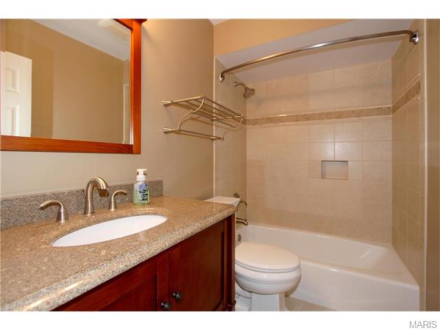 138 Timka Dr, Ballwin, MO 63011 photo 17