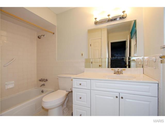 138 Timka Dr, Ballwin, MO 63011 photo 14