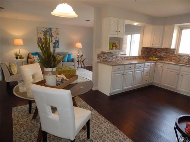 407 Brass Lamp Dr, Ballwin, MO 63011 photo 2