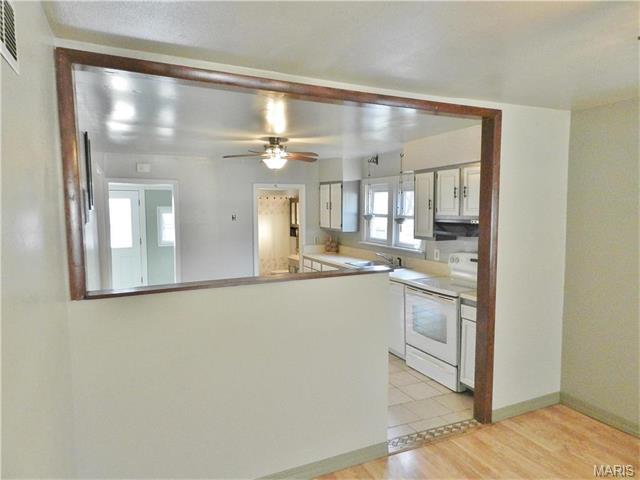 940 Spring Ave, Saint Charles, MO 63301 photo 7