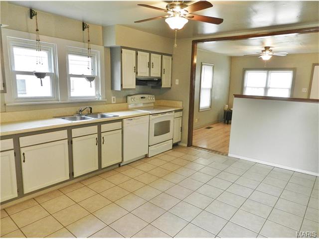 940 Spring Ave, Saint Charles, MO 63301 photo 10