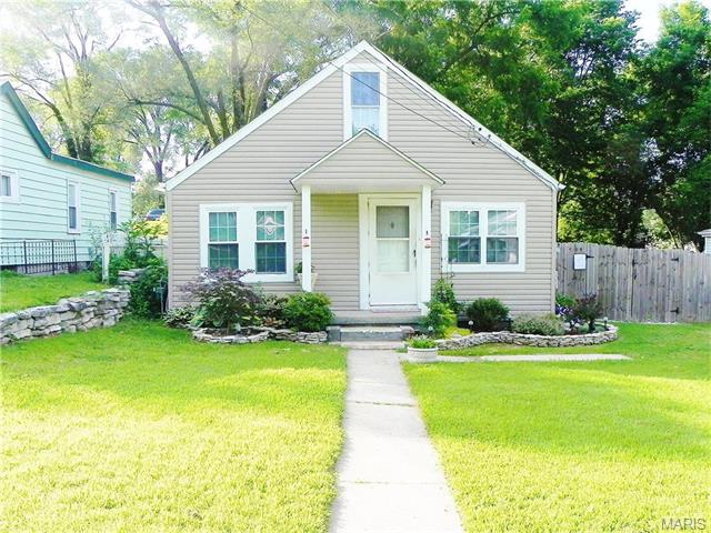 940 Spring Ave, Saint Charles, MO 63301 photo 1