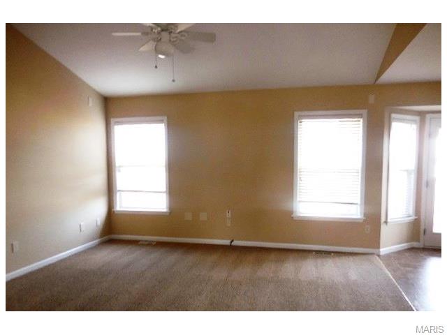 1374 Washingtons Crossing Dr, O'fallon, MO 63366 photo 3