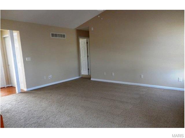 1374 Washingtons Crossing Dr, O'fallon, MO 63366 photo 4