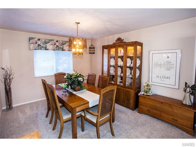 608 Wynn Pl, Ballwin, MO 63021 photo 9