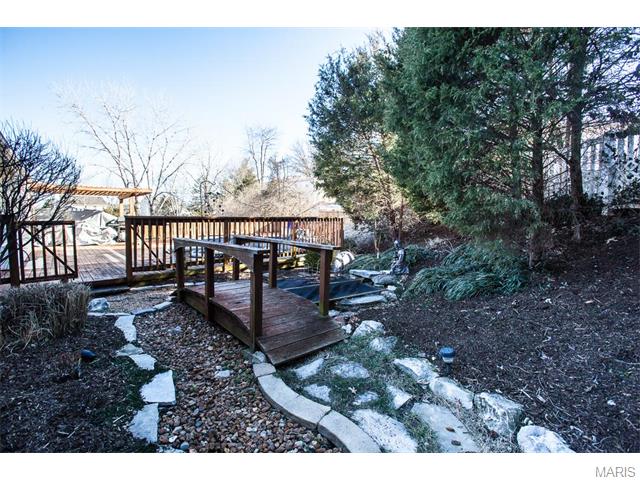 608 Wynn Pl, Ballwin, MO 63021 photo 35