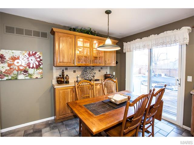 608 Wynn Pl, Ballwin, MO 63021 photo 14
