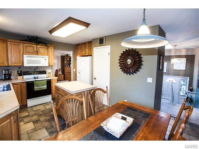 608 Wynn Pl, Ballwin, MO 63021 photo 16