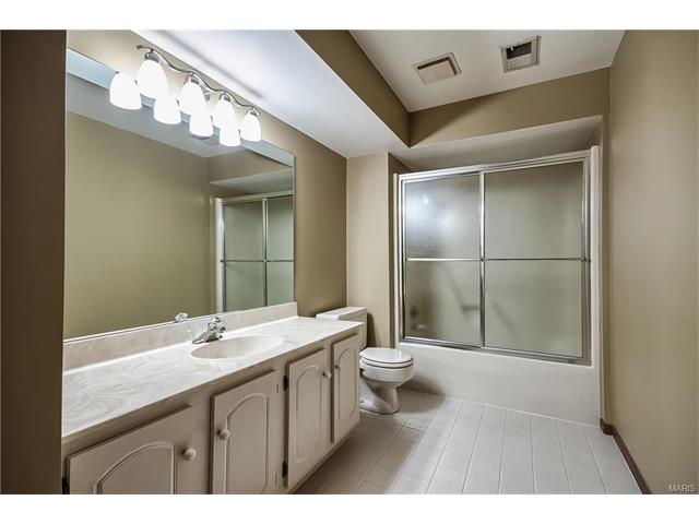 602 Dougherty Oaks Ct, Ballwin, MO 63021 photo 23