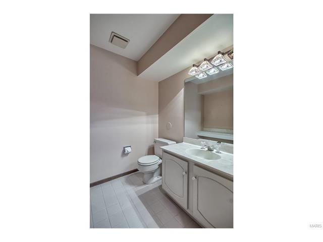 602 Dougherty Oaks Ct, Ballwin, MO 63021 photo 24