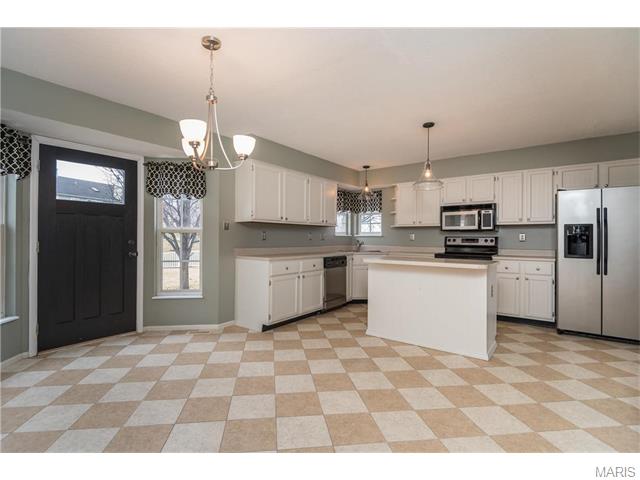 226 Sunshine Dr, O'fallon, MO 63368 photo 13