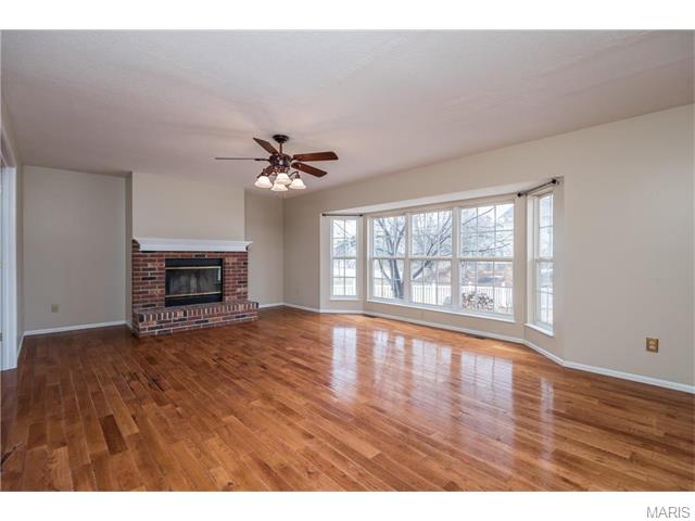 226 Sunshine Dr, O'fallon, MO 63368 photo 9
