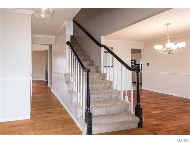 226 Sunshine Dr, O'fallon, MO 63368 photo 3