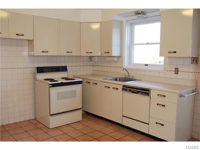 502 Mapleview Dr, Saint Louis, MO 63130 photo 7