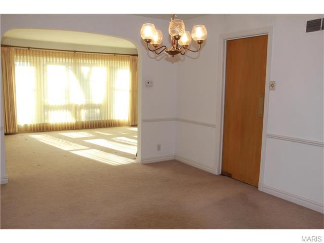 502 Mapleview Dr, Saint Louis, MO 63130 photo 4