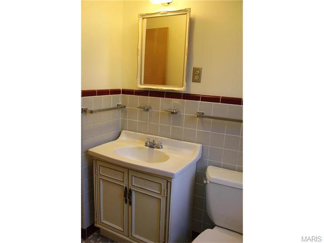 502 Mapleview Dr, Saint Louis, MO 63130 photo 11