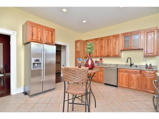 4352 S Compton Ave, Saint Louis, MO 63111 photo 8
