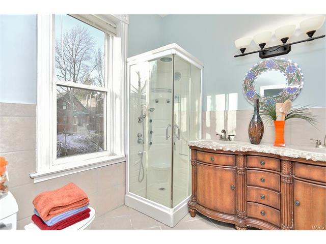 4352 S Compton Ave, Saint Louis, MO 63111 photo 12