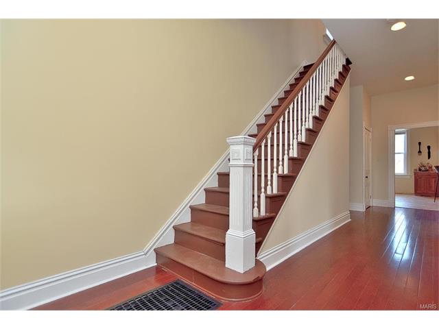 4352 S Compton Ave, Saint Louis, MO 63111 photo 3