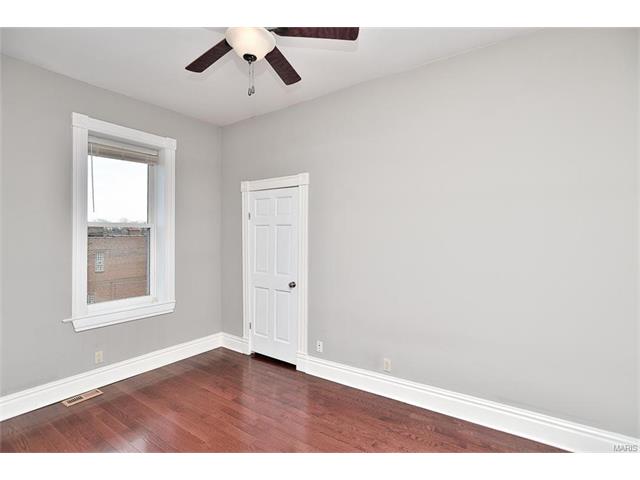 4352 S Compton Ave, Saint Louis, MO 63111 photo 14
