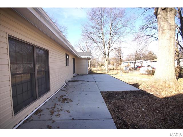 1139 Villaview Dr, Ballwin, MO 63021 photo 4