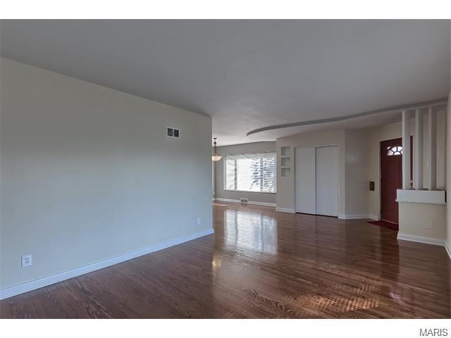 5407 Gresham Ave, Saint Louis, MO 63109 photo 8