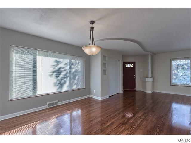 5407 Gresham Ave, Saint Louis, MO 63109 photo 5