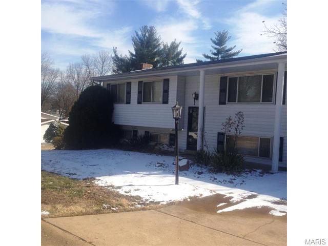 8 Saint Lawrence, Ballwin, MO 63021 photo 2