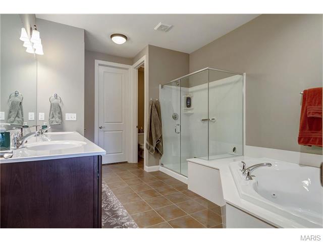 544 Trevi Ln, Ballwin, MO 63011 photo 20