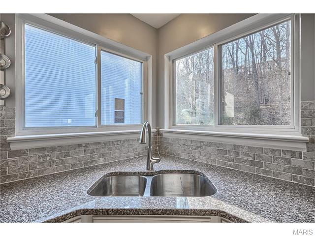 657 Legends View Dr, Eureka, MO 63025 photo 12