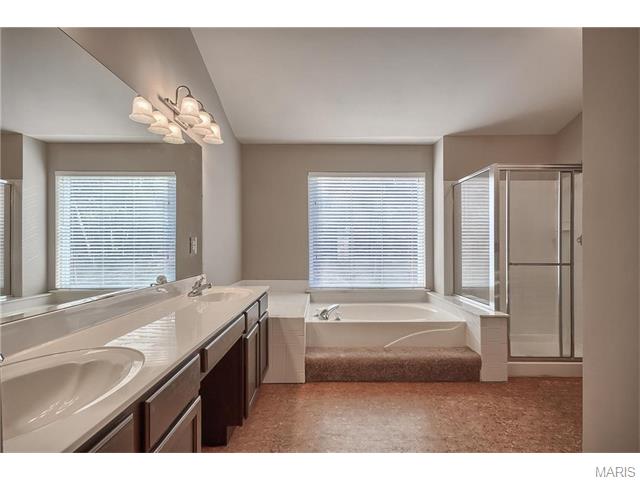 657 Legends View Dr, Eureka, MO 63025 photo 25