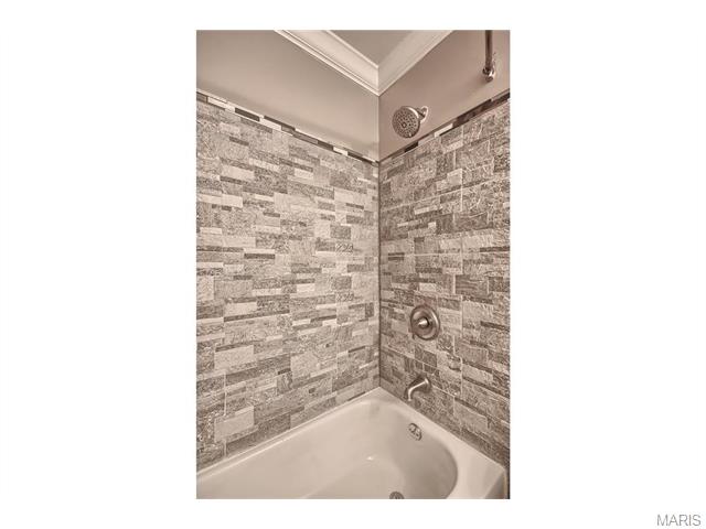 657 Legends View Dr, Eureka, MO 63025 photo 32