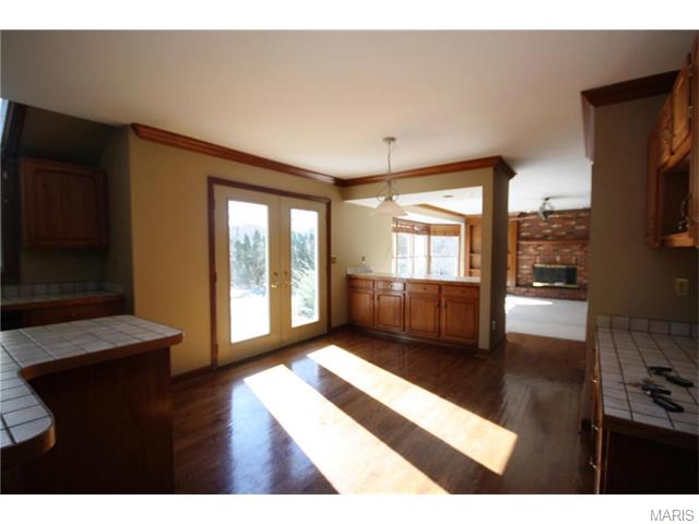 842 Whispering Meadows Dr, Ballwin, MO 63021 photo 2