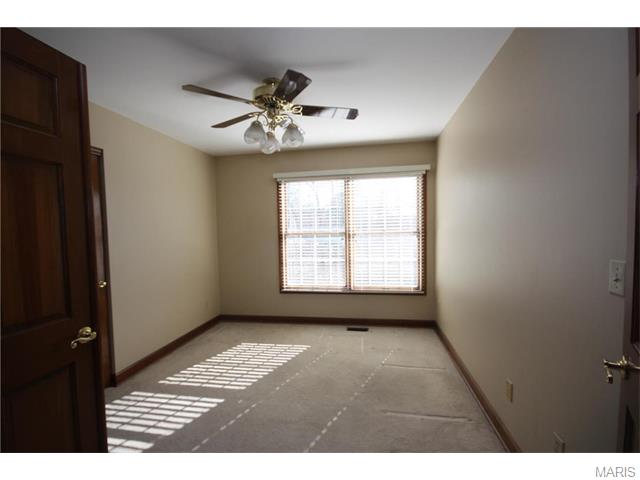 842 Whispering Meadows Dr, Ballwin, MO 63021 photo 11