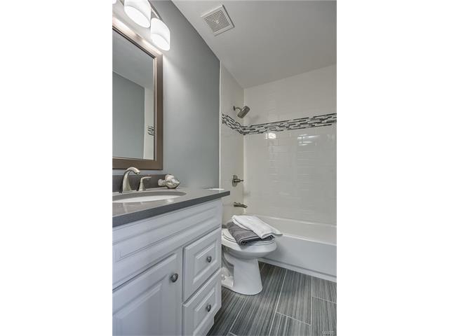 592 Wetherby Ter, Ballwin, MO 63021 photo 20