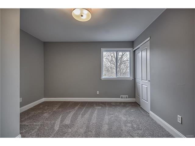 592 Wetherby Ter, Ballwin, MO 63021 photo 27