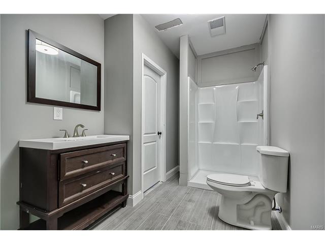 592 Wetherby Ter, Ballwin, MO 63021 photo 36