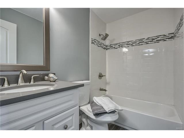 592 Wetherby Ter, Ballwin, MO 63021 photo 19