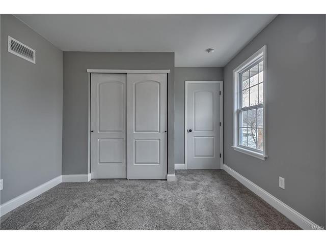 592 Wetherby Ter, Ballwin, MO 63021 photo 24