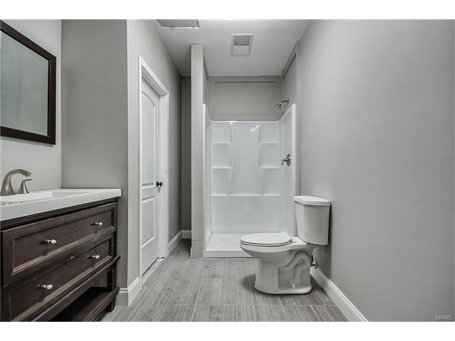 592 Wetherby Ter, Ballwin, MO 63021 photo 35