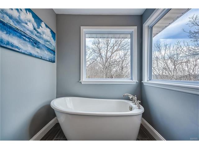 592 Wetherby Ter, Ballwin, MO 63021 photo 34