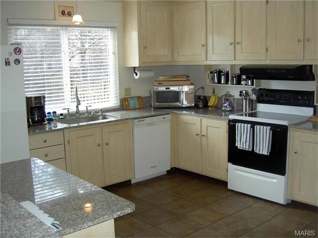 1638 Award, Ballwin, MO 63021 photo 5